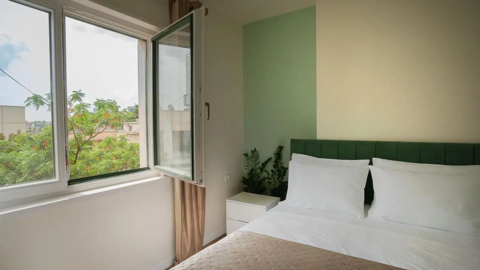 Luxury Apartment At Airalbania And Near Blloku Tirana Albania